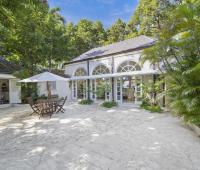Heronetta Sandy Lane Estate Barbados Outside Breakfast Courtyard with Seating for 4 and Fountain