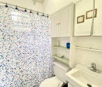 Heywoods 146 Two Bedroom Vacation Rental Apartment Full Bathroom with Shower
